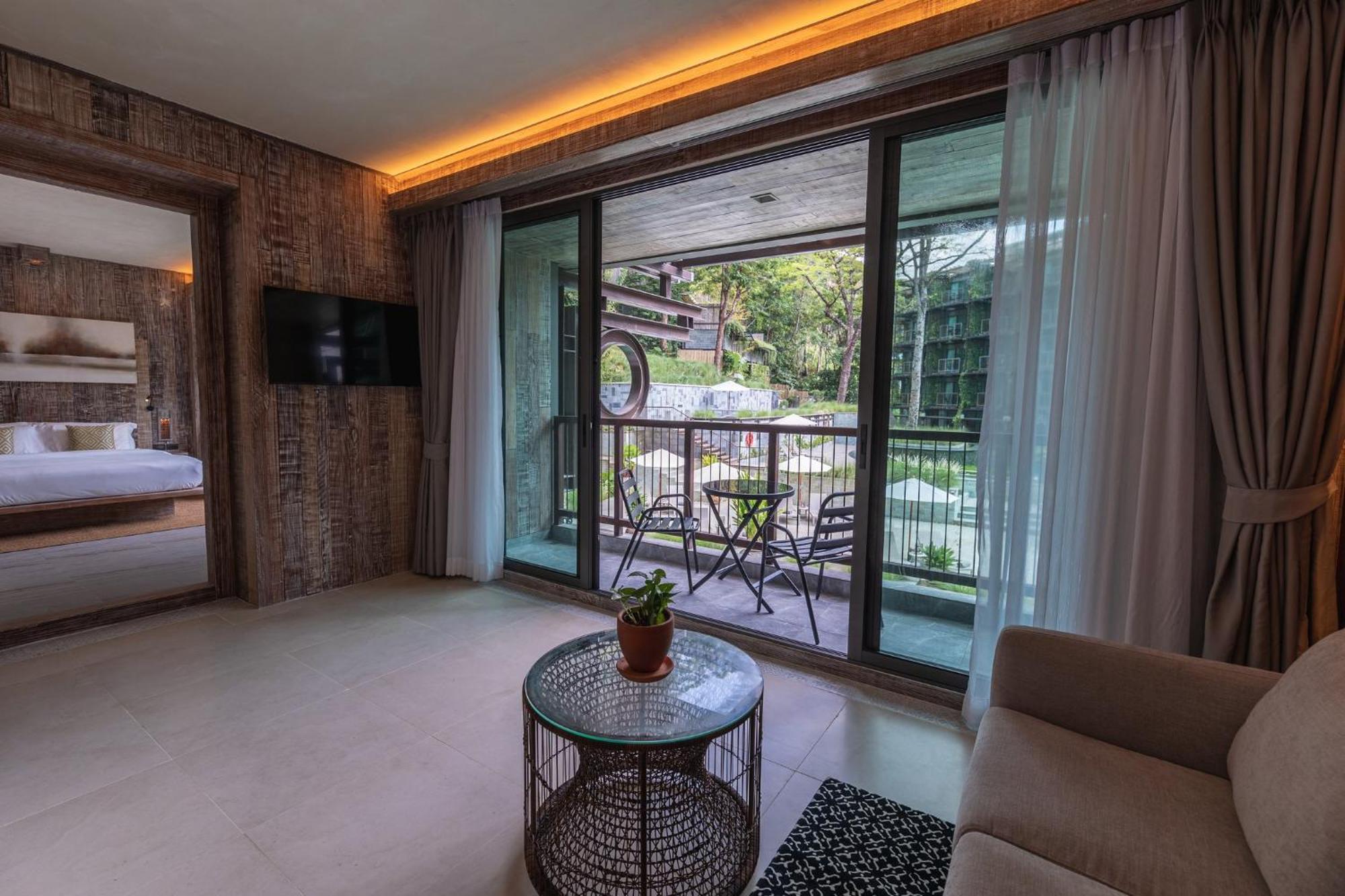Dinso Resort & Villas Phuket, Vignette Collection, An Ihg Hotel Patong Extérieur photo